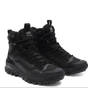 Brand new boot only worn 2 times bought the boot a size to small it’s a size 9.5